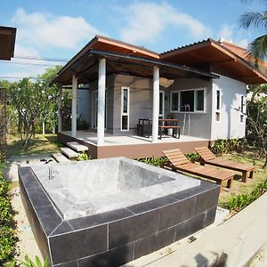 Villa au Bord de la Mer